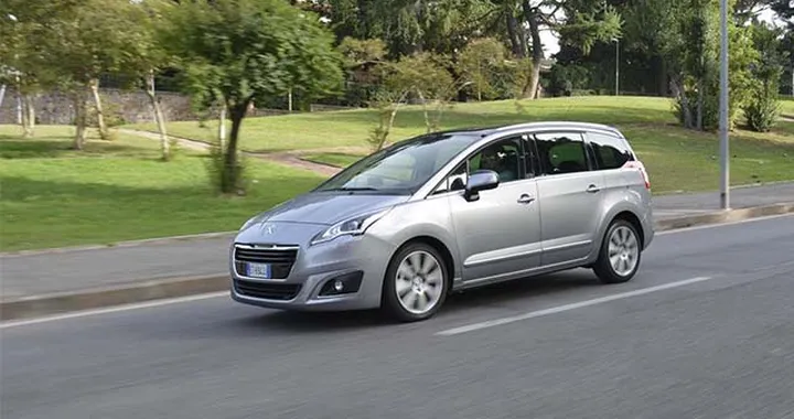 Peugeot 5008 e-HDI Allure: la prova su strada