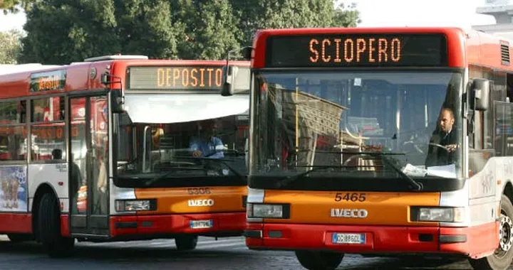 Sciopero venerdì 5 dicembre 2014, a rischio treni, aerei, navi e mezzi pubblici