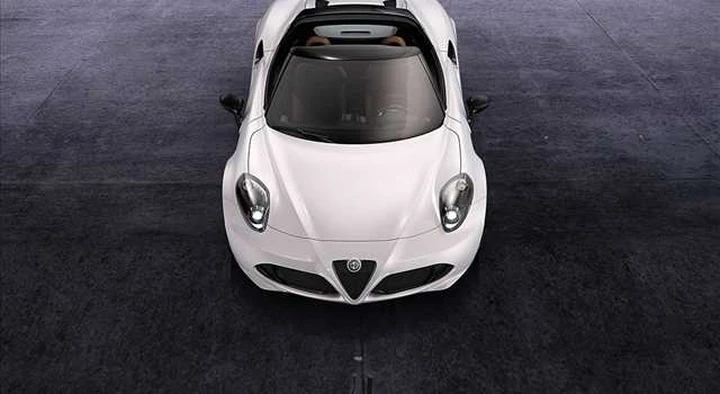 Alfa Romeo 4C Spider: avrà un prezzo di circa 55.000 euro