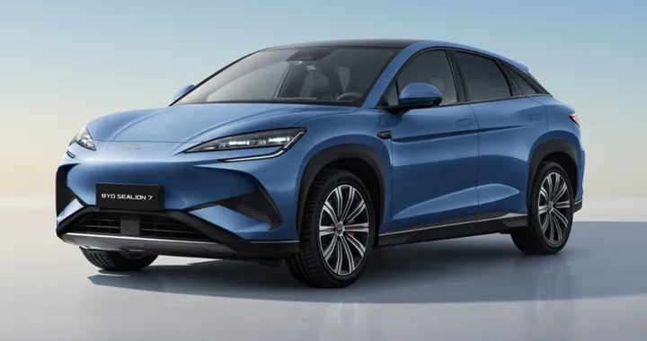 BYD Sealion 7: il nuovo SUV elettrico presentato al Salone di Parigi