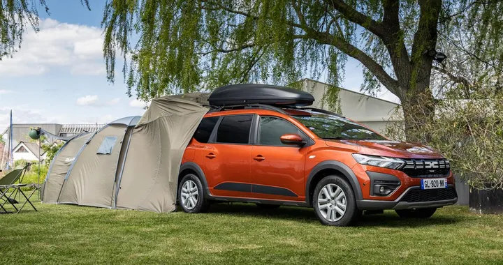 Dacia Jogger: il nuovo Pack Sleep lo trasforma in un piccolo camper [FOTO]