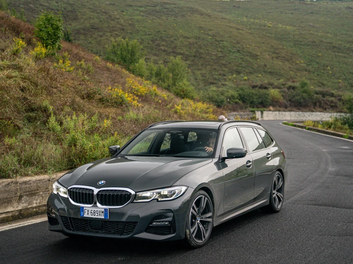 BMW Serie 3 Touring: prezzi da 41.600 euro