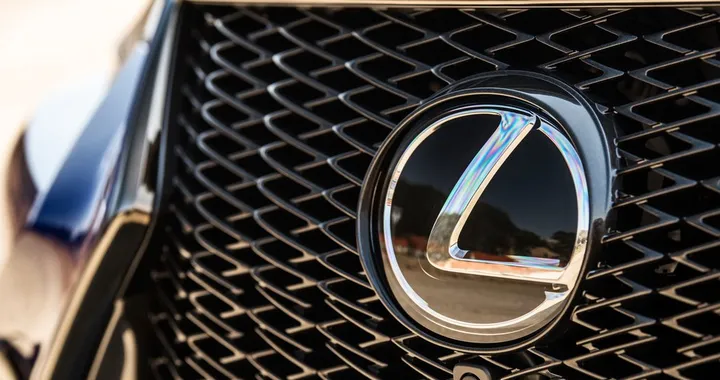 Lexus: le novità al Salone di Parigi 2018