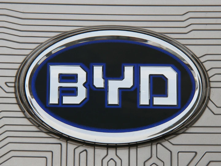Coronavirus: BYD si trasforma da costruttore di auto a produttore di mascherine