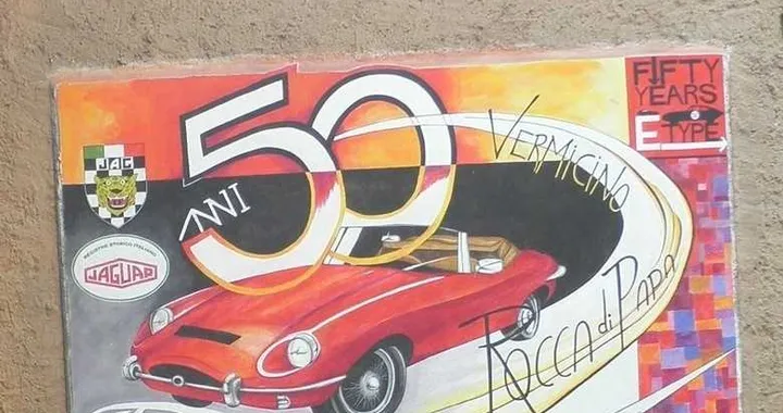 Scuderia Jaguar Storiche: un murales per la E-Type