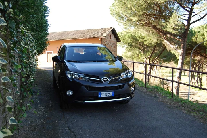 Toyota Rav4 2.0D AWD 20th Anniversary in prova