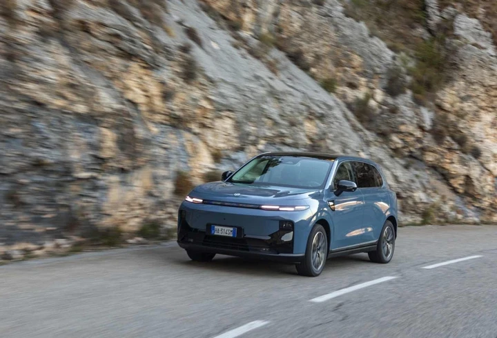 Leapmotor B10 REEV Hybrid: suv compatto con 900 km e 80 km elettrici