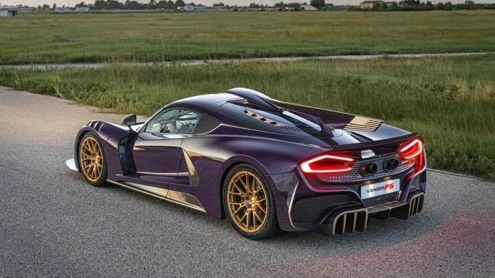 Debutta la Hennessey Venom F5-M: 2.031 CV, cambio manuale e solo 12 esemplari