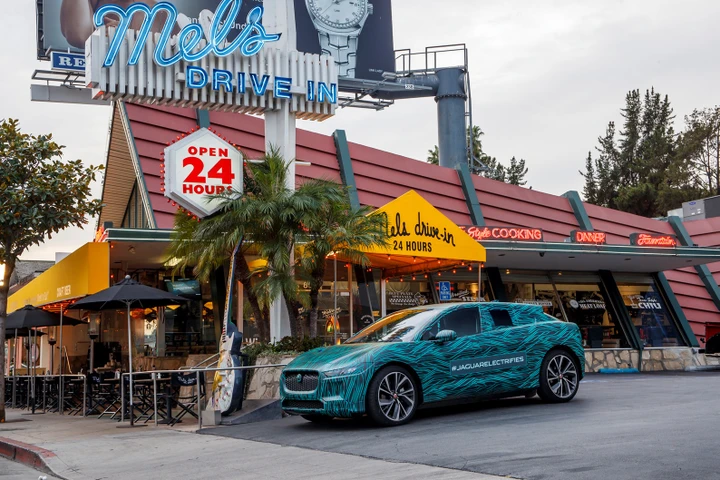 Jaguar I-Pace: la versione di serie arriverà nel 2018
