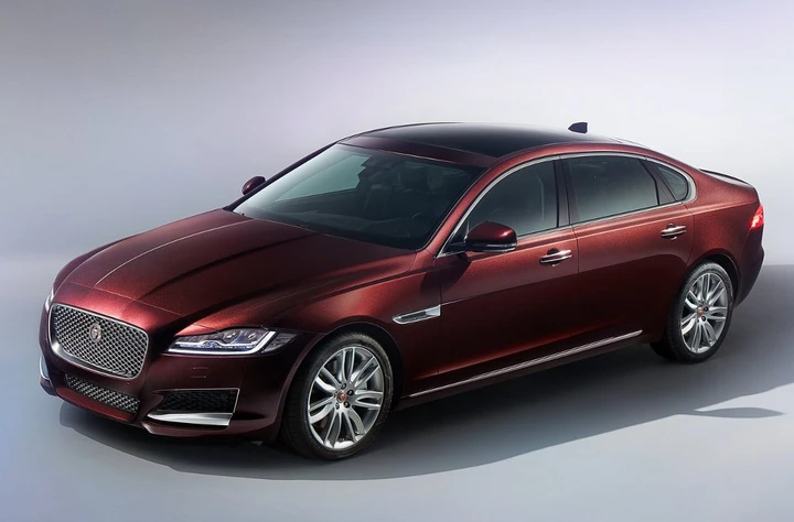 Jaguar XFL: edizione a passo lungo per la Cina