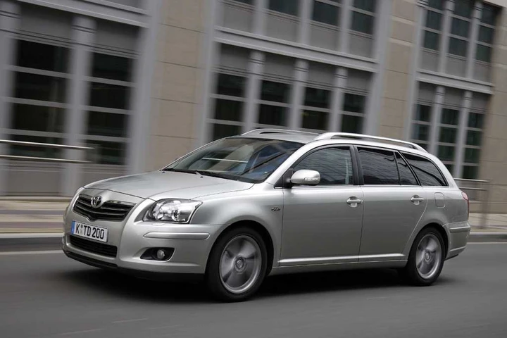 TOYOTA Avensis