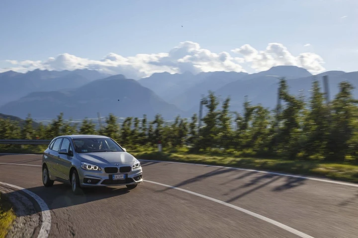 BMW Serie 2 Active Tourer: nuove immagini