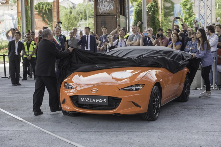 Mazda MX-5 compie 30 anni