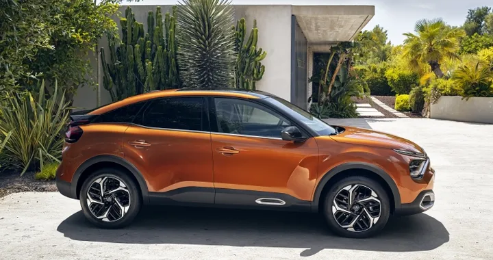 Nuova Citroen C4 e Ë-C4: è anche 100% elettrica