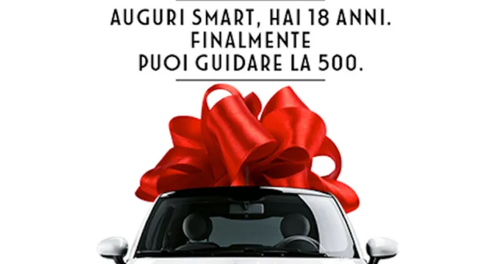 La Smart è maggiorenne, la Fiat 500 le fa gli auguri