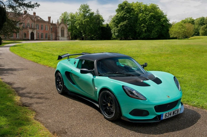 Lotus Elise Cup 250 2017: immagini ufficiali