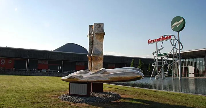Alfa Romeo, una scultura per i 100 anni