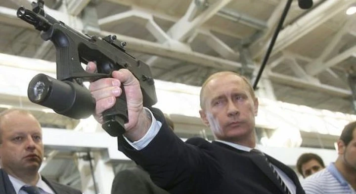 Putin controcorrente: Le auto elettriche inquinano molto
