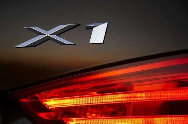 BMW X1: i teaser su Facebook