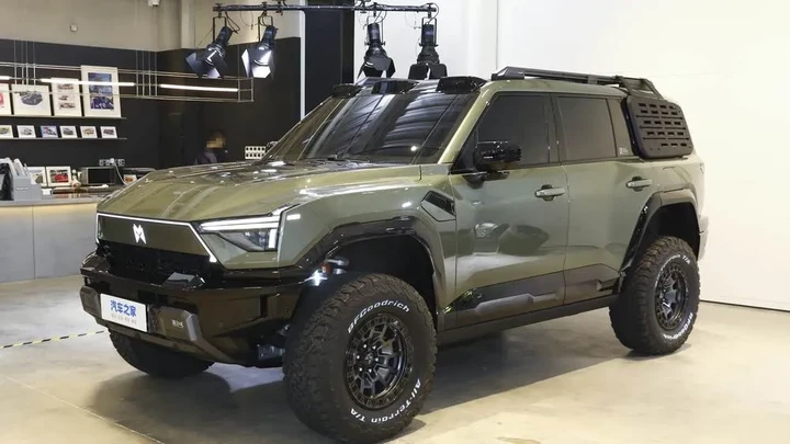 Dongfeng Warrior M817: il fuoristrada ibrido plug-in da 700 CV