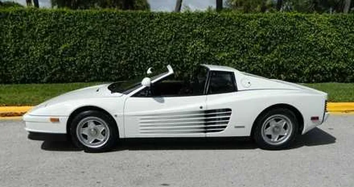 Ferrari Testarossa Targa: esemplare unico in vendita