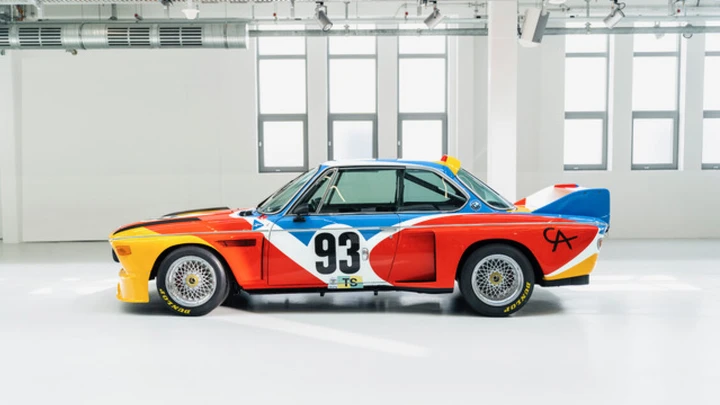 Bmw Art Car Calder: 50 anni di arte e motori celebrati a Le Mans Classic