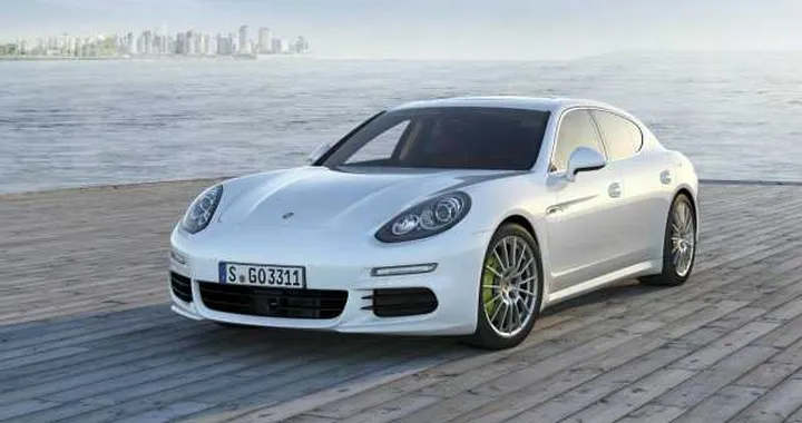 Porsche: in futuro sempre più modelli ibridi