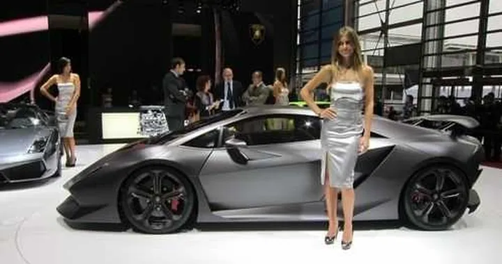 Lamborghini: la nuova Murciélago si chiamerà LP700-4