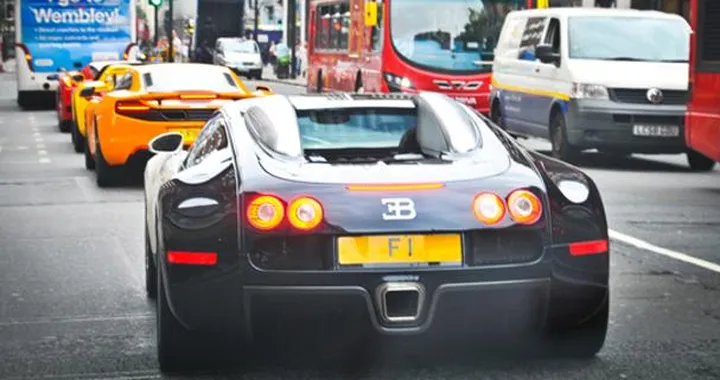 La Bugatti Veyron con la targa da 16 milioni di euro