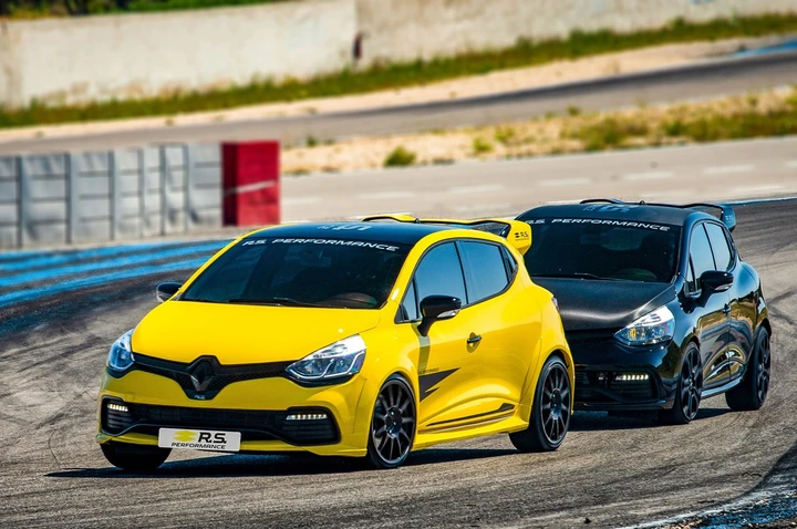 Renault, nuova linea accessori RS Performance: immagini ufficiali