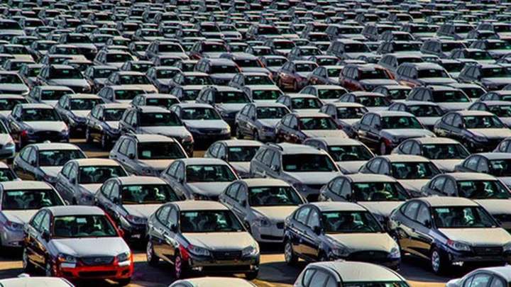 Mercato auto: a luglio scende dello 0,1% in Italia