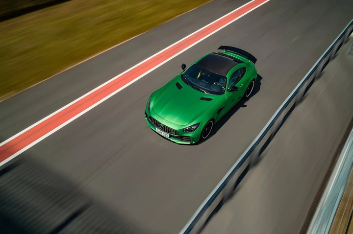 Mercedes - Amg GT R: immagini ufficiali
