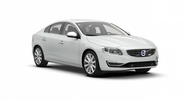 Volvo S60L T6 Twin Engine: ibrida per la Cina