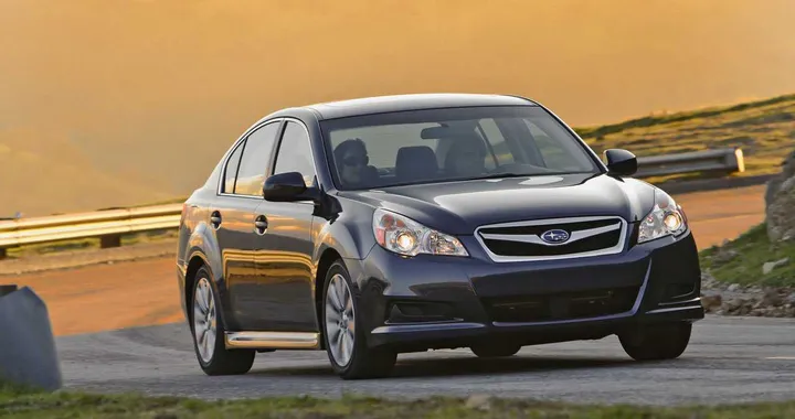 Subaru Legacy: rinnovata anche la berlina