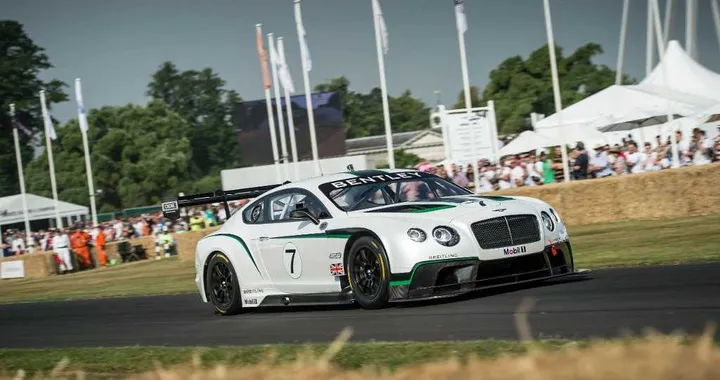 Bentley Continental Gt3: il debutto a Goodwood