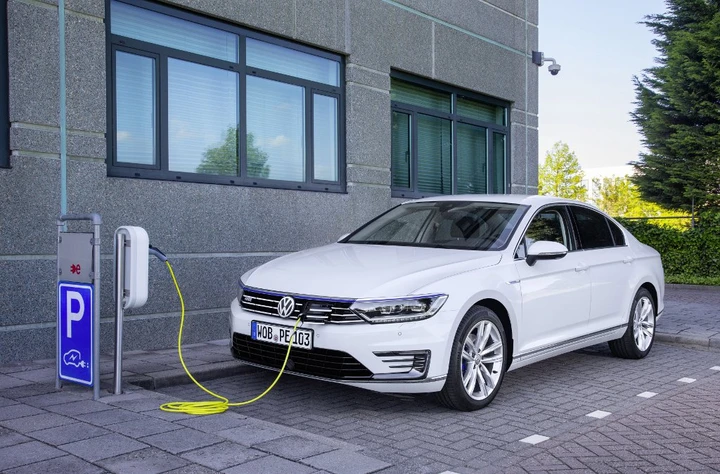 Nuova Volkswagen Passat GTE: ibrida plug-in da 46.500 euro