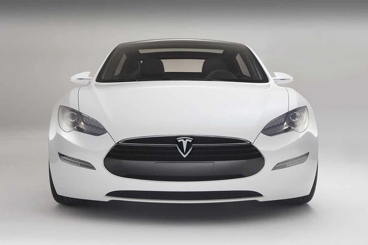 Tesla ottiene 465 milioni dal governo Usa
