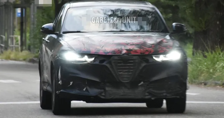 Alfa Romeo Tonale MY 2026: prime foto spia e dettagli sul restyling del SUV