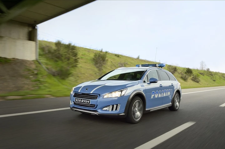 Peugeot 508 RXH della Polizia Stradale