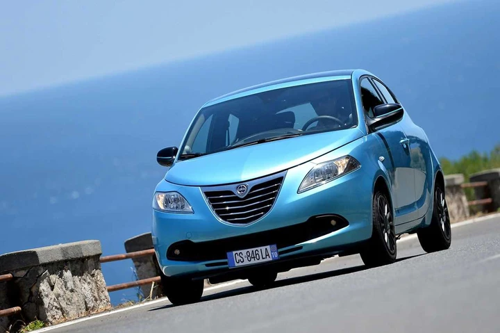 Lancia Ypsilon, le serie speciali a Taormina