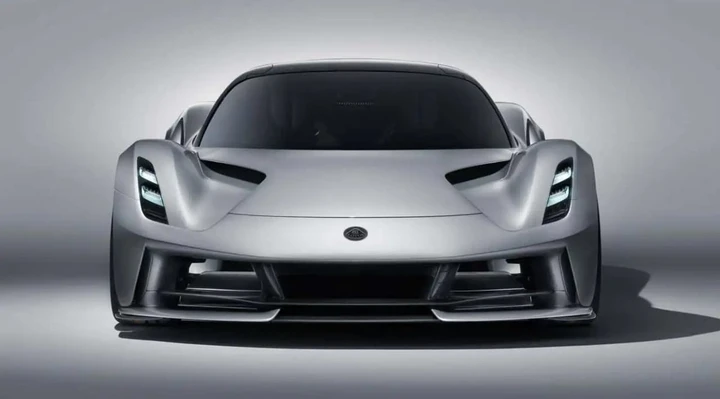 Lotus Evija nel mirino del CEO: “Oltre 1.800 kg è mediocre”