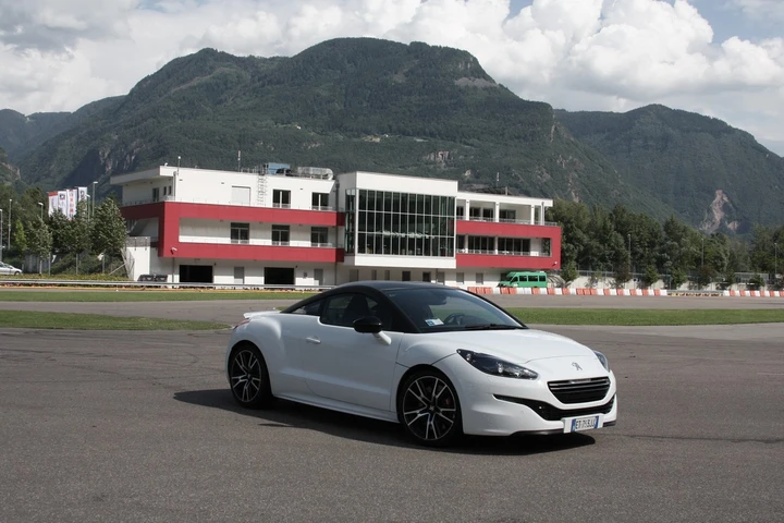 Peugeot RCZ R, prova su strada