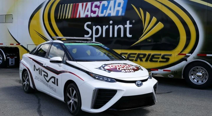 Toyota Mirai: un'auto a idrogeno per la Nascar