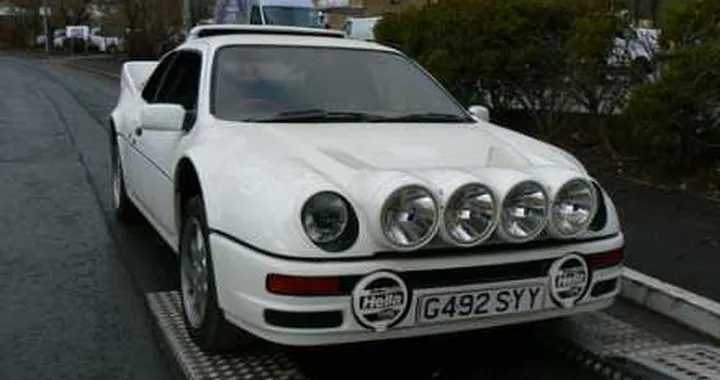 In garage, 2 rare Bmw M3 e una Ford RS200