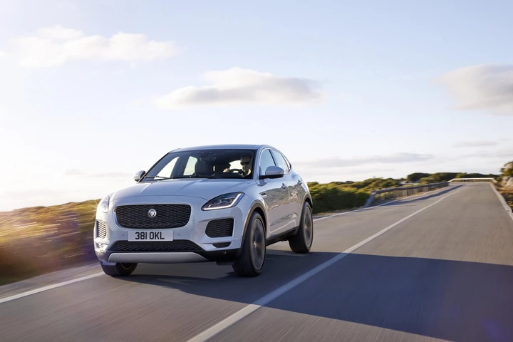 Jaguar E-Pace: immagini inedite
