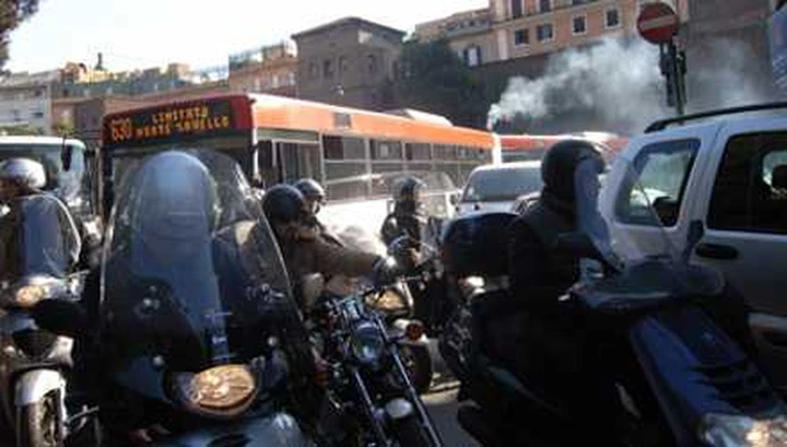 Si passano 260 ore l'anno nel traffico