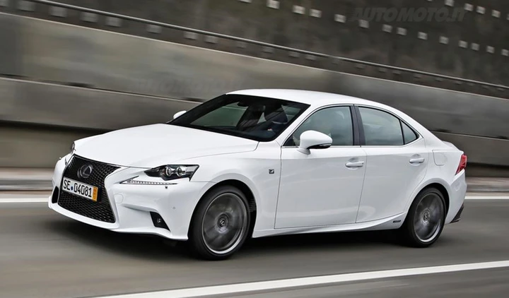 Lexus IS Hybrid: il debutto nella flotta Hertz