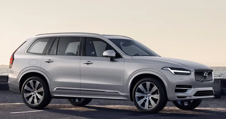 Nuova Volvo XC90, svelato il restyling del SUV svedese