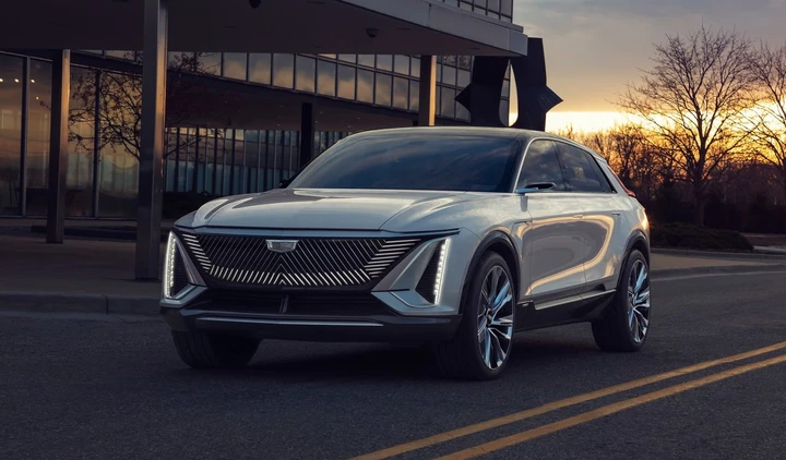 Cadillac Lyriq Concept: SUV elettrico all'insegna del lusso