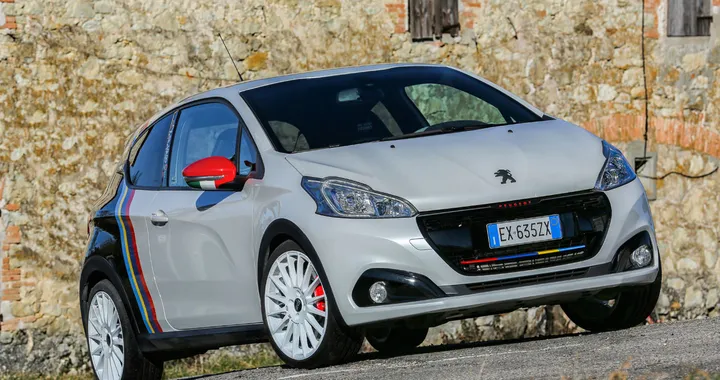 Peugeot 208 GTi/NOVE, dedicata alle vittorie nel CIR